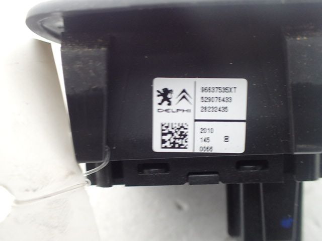 Commande lève-vitre arrière droit