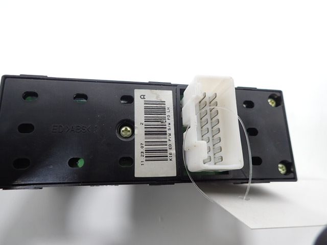 Commande lève-vitre avant gauche