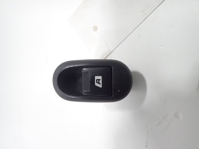 Commande lève-vitre avant gauche