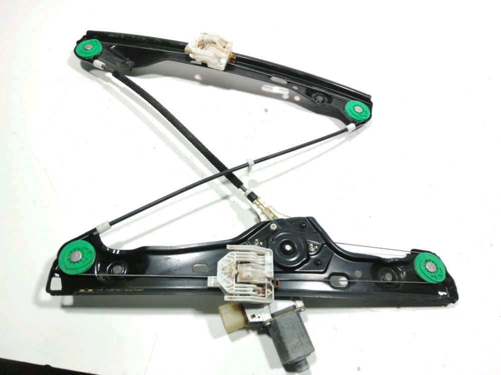 Lève-vitre électrique avant gauche