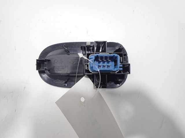 Commande lève-vitre avant droit