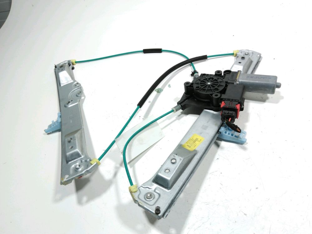 Lève-vitre électrique avant gauche