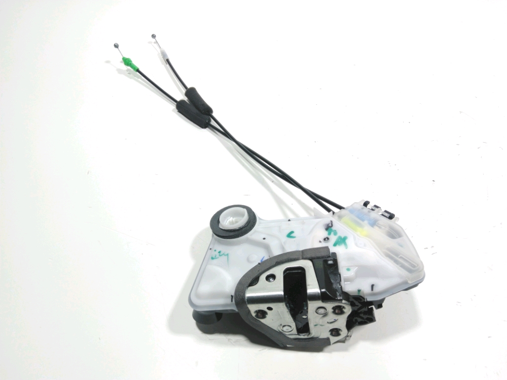 Serrure de porte avant gauche