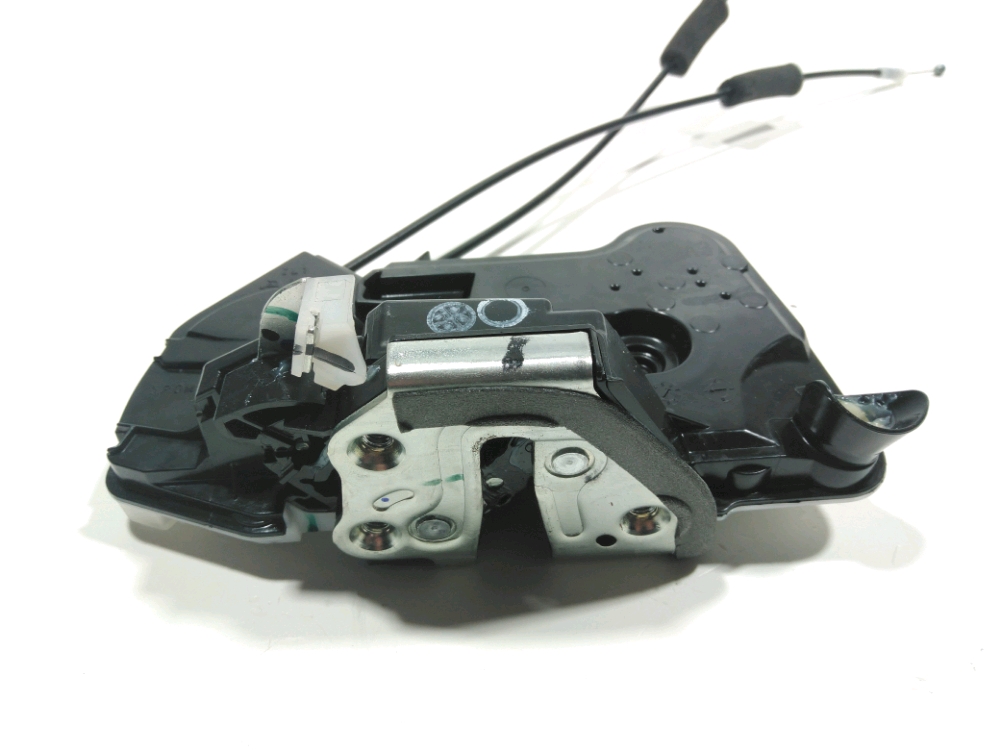 Serrure de porte avant gauche