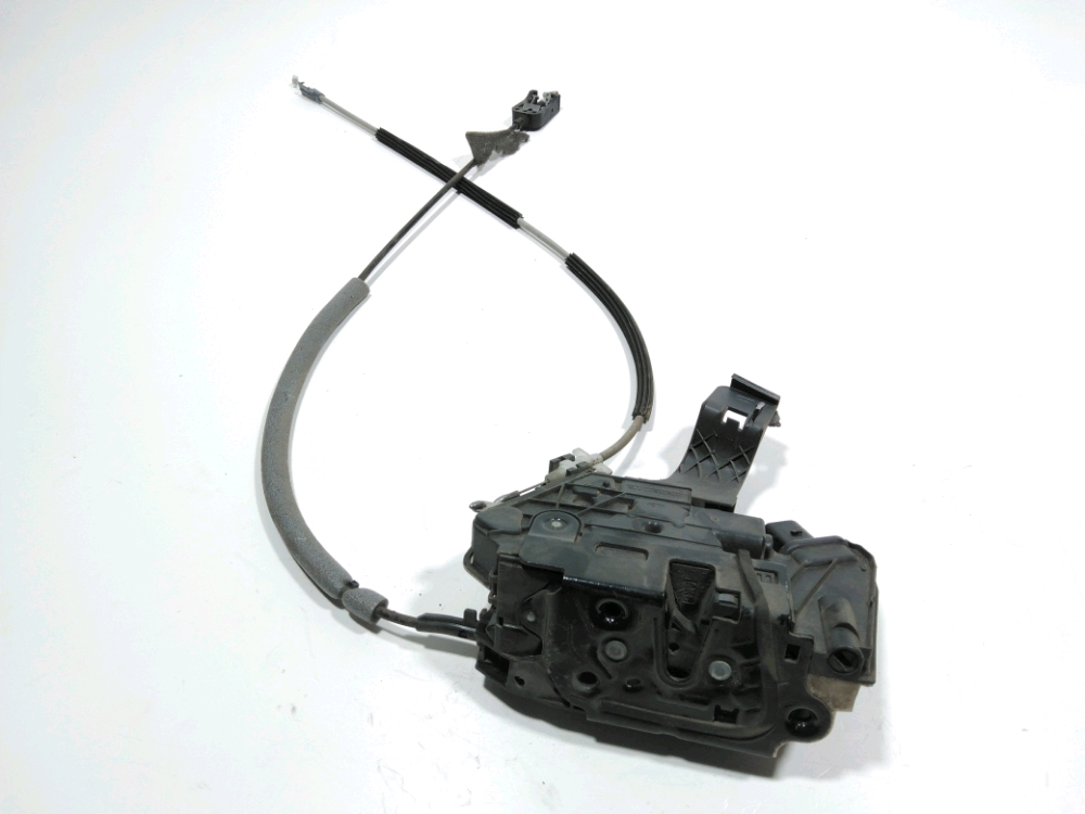 Serrure de porte avant droite