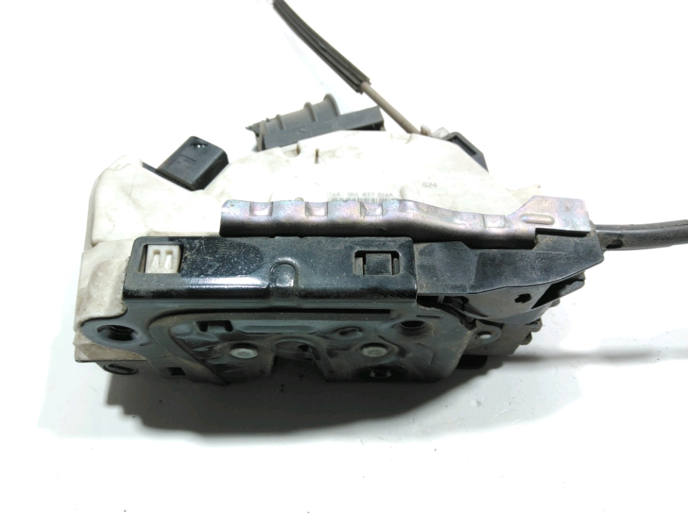 Serrure de porte avant droite