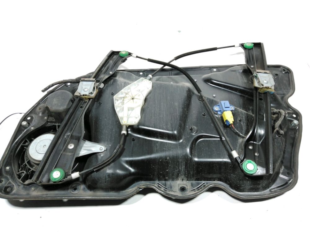 Lève-vitre électrique avant gauche