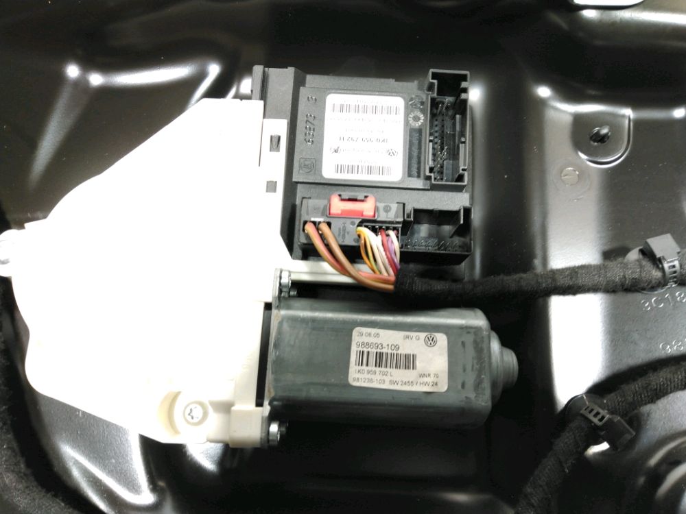 Lève-vitre électrique avant droit