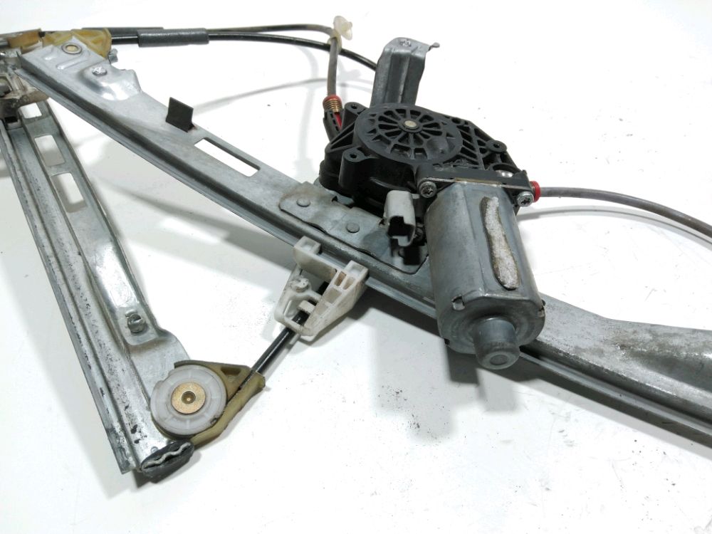 Lève-vitre électrique avant droit