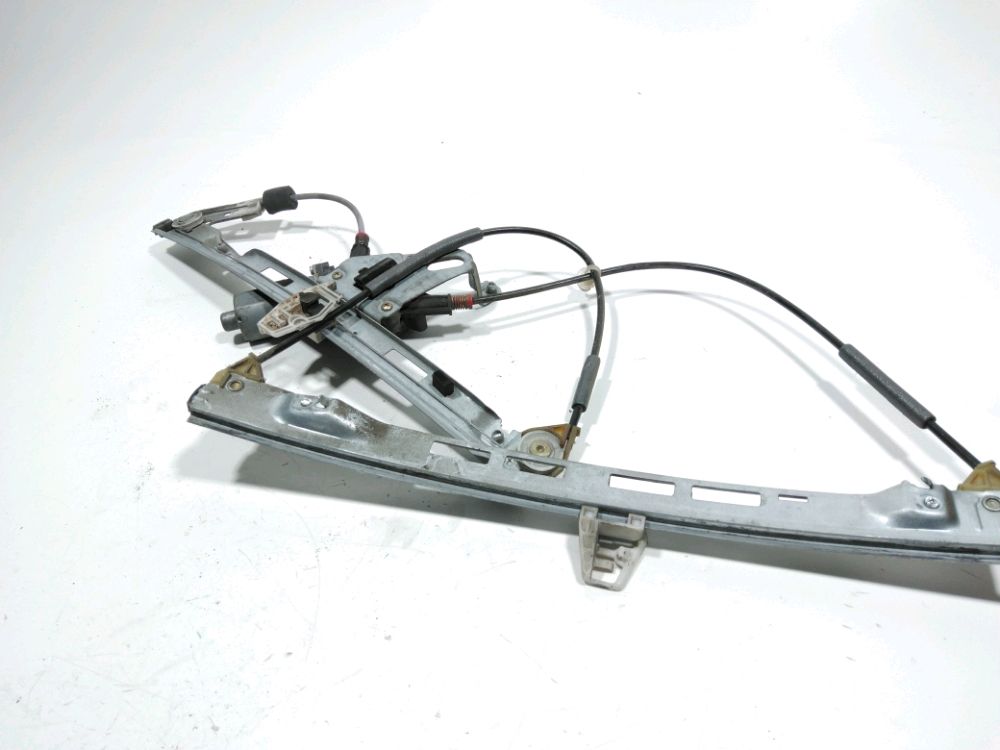 Lève-vitre électrique avant droit