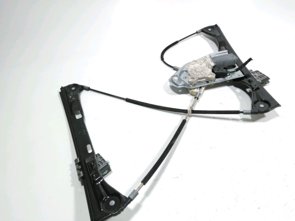 Lève-vitre électrique avant droit