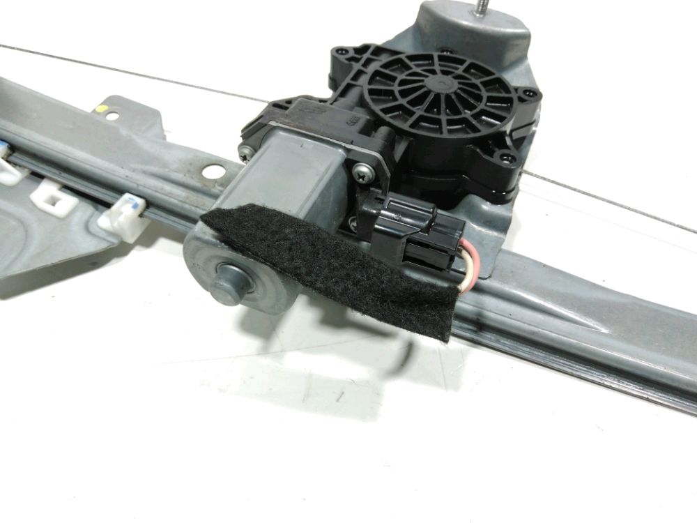 Lève-vitre électrique avant gauche