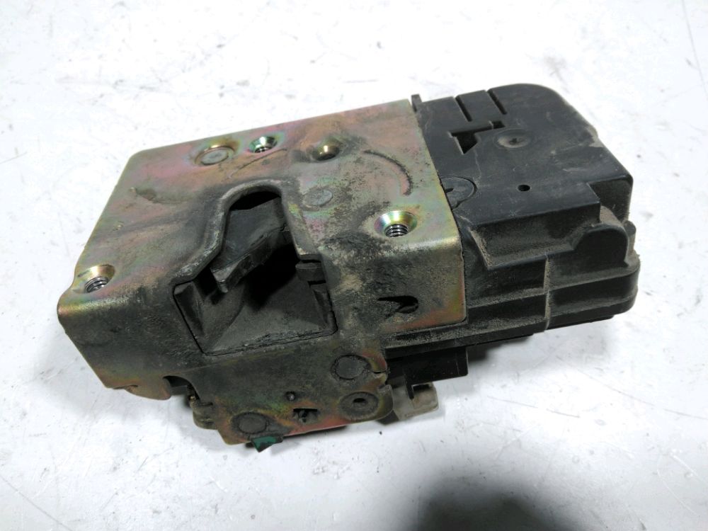 Serrure de porte avant gauche