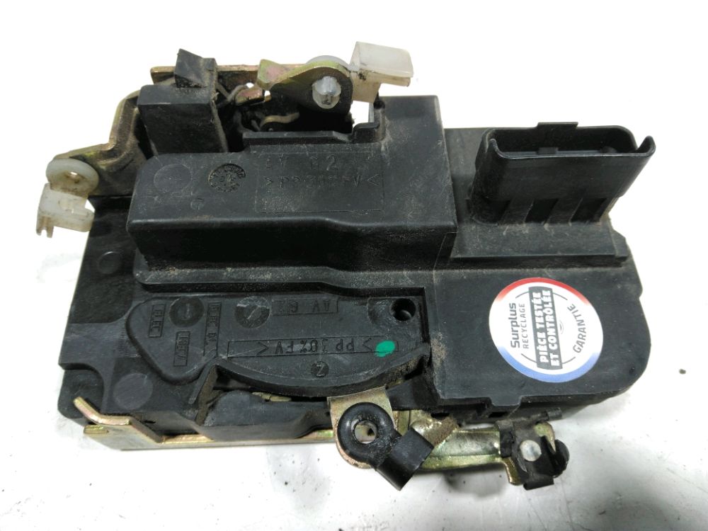 Serrure de porte avant gauche