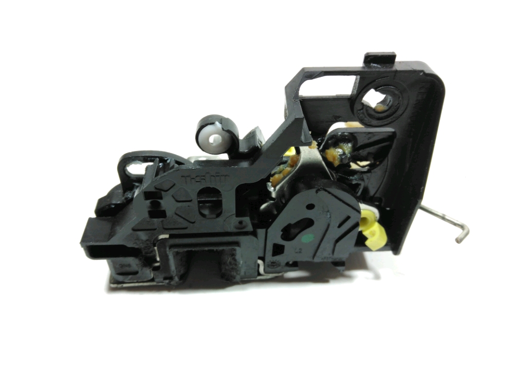 Serrure de porte avant gauche