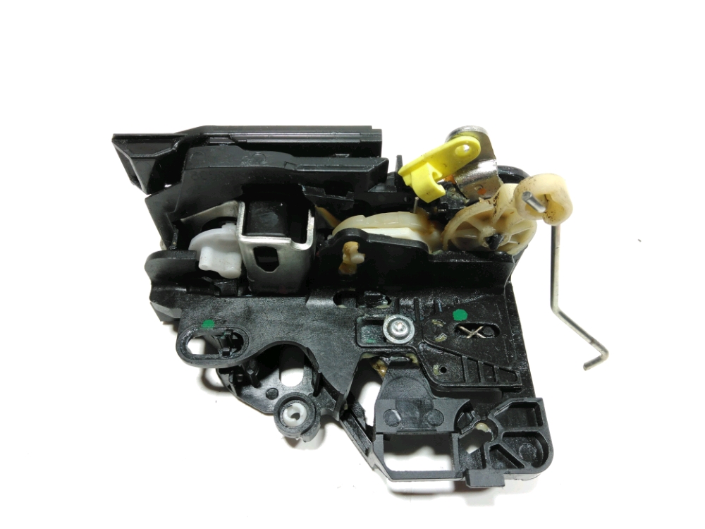 Serrure de porte avant gauche