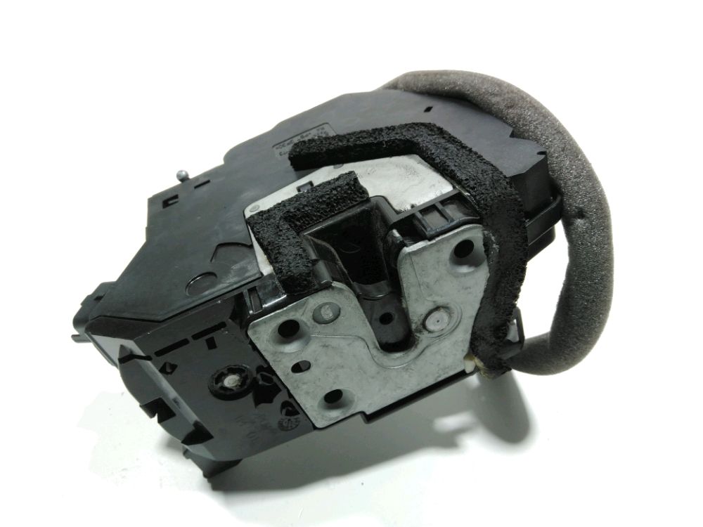 Serrure de porte avant droite