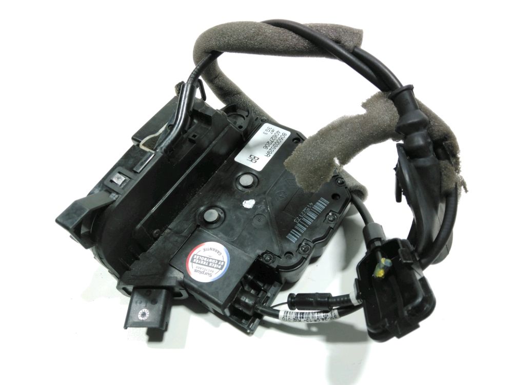 Serrure de porte avant droite