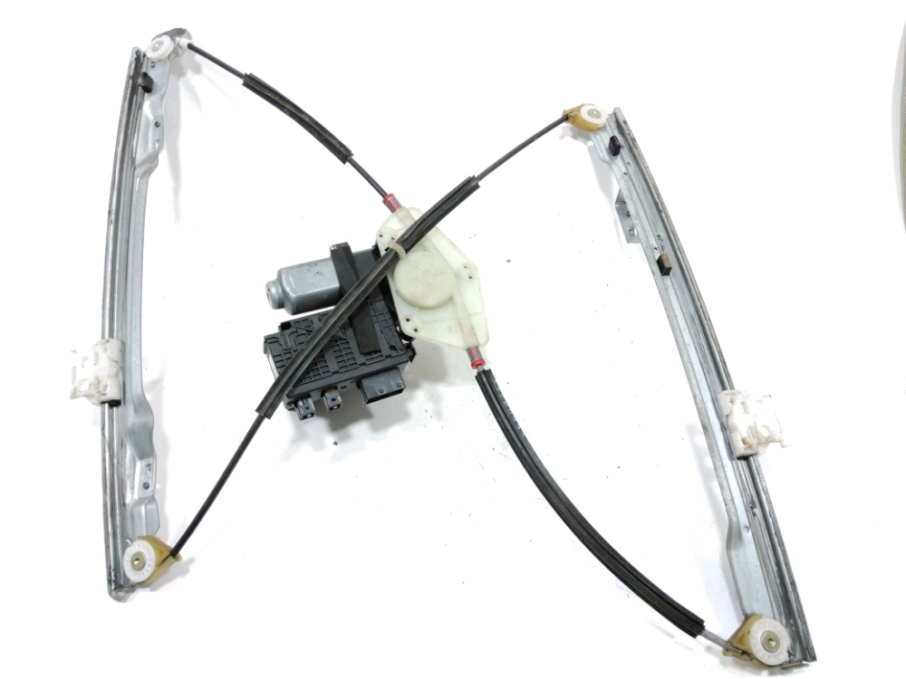 Lève-vitre électrique avant droit