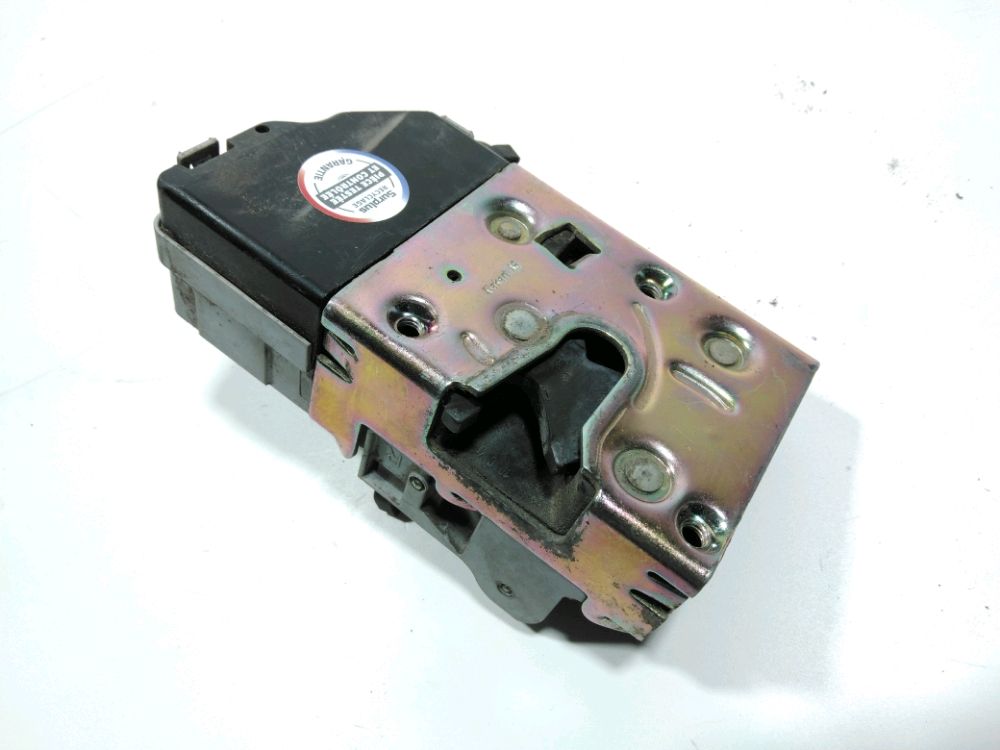 Serrure de porte avant droite