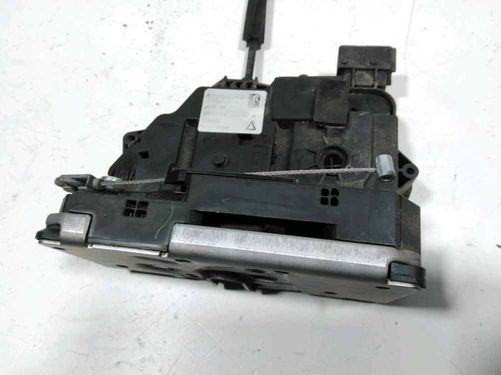 Serrure de porte arrière gauche