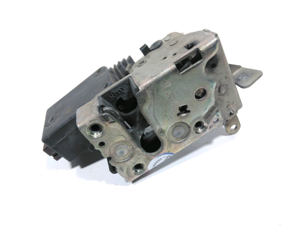 Serrure de porte avant droite