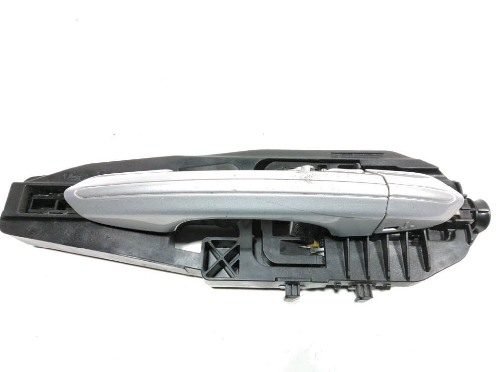 Poignee exterieure avant gauche