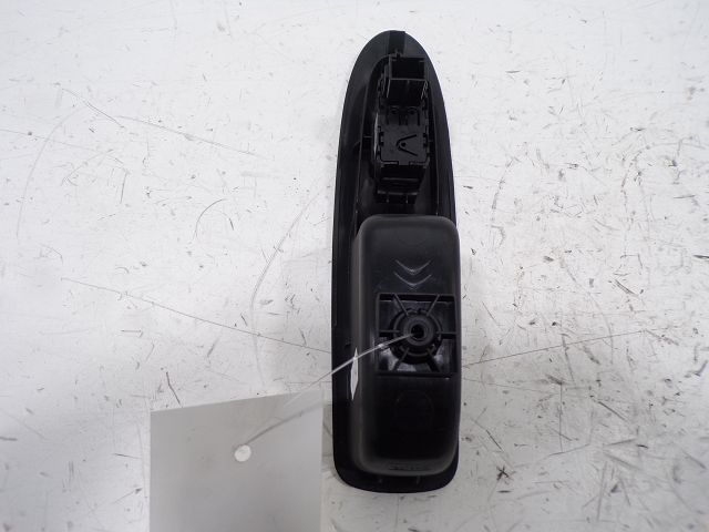 Commande lève-vitre arrière droit