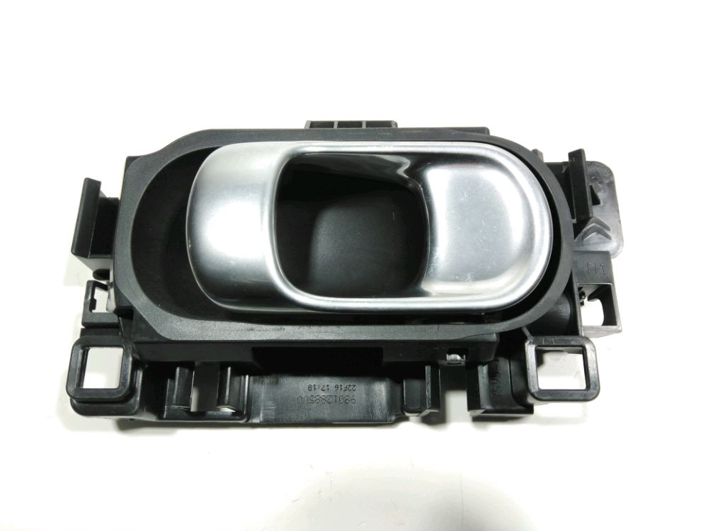 Poignée intérieure porte avant droite