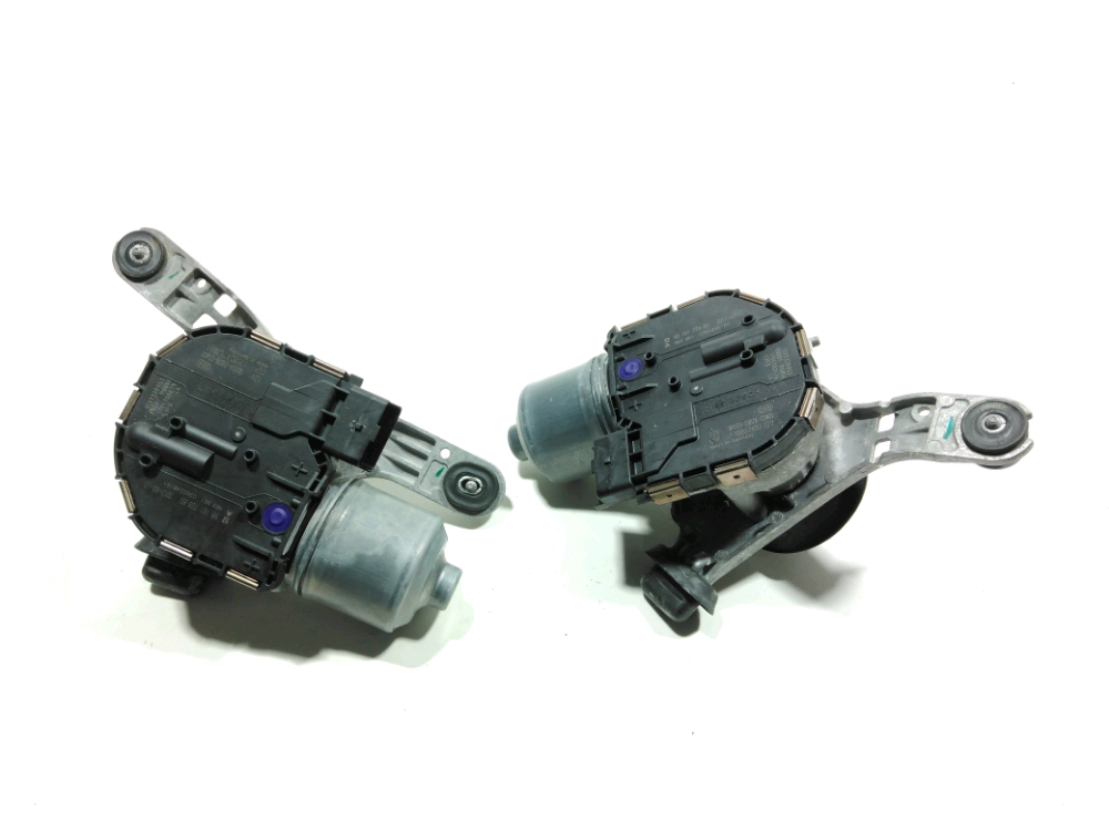 Mecanisme + moteur d'essuie glace avant