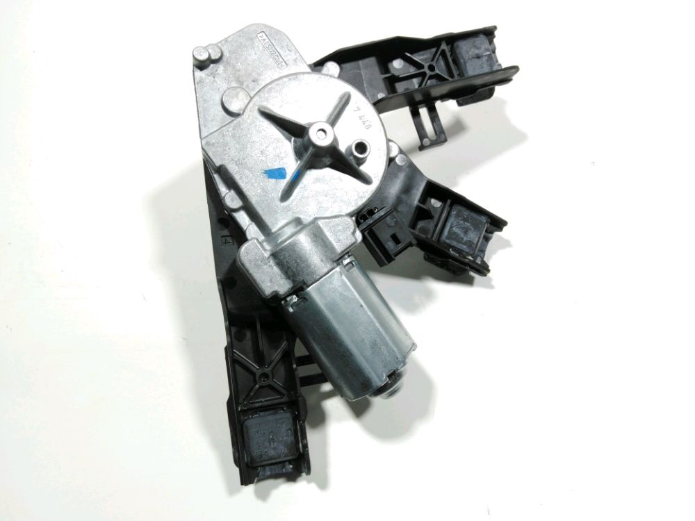 Moteur d'essuie glace arrière