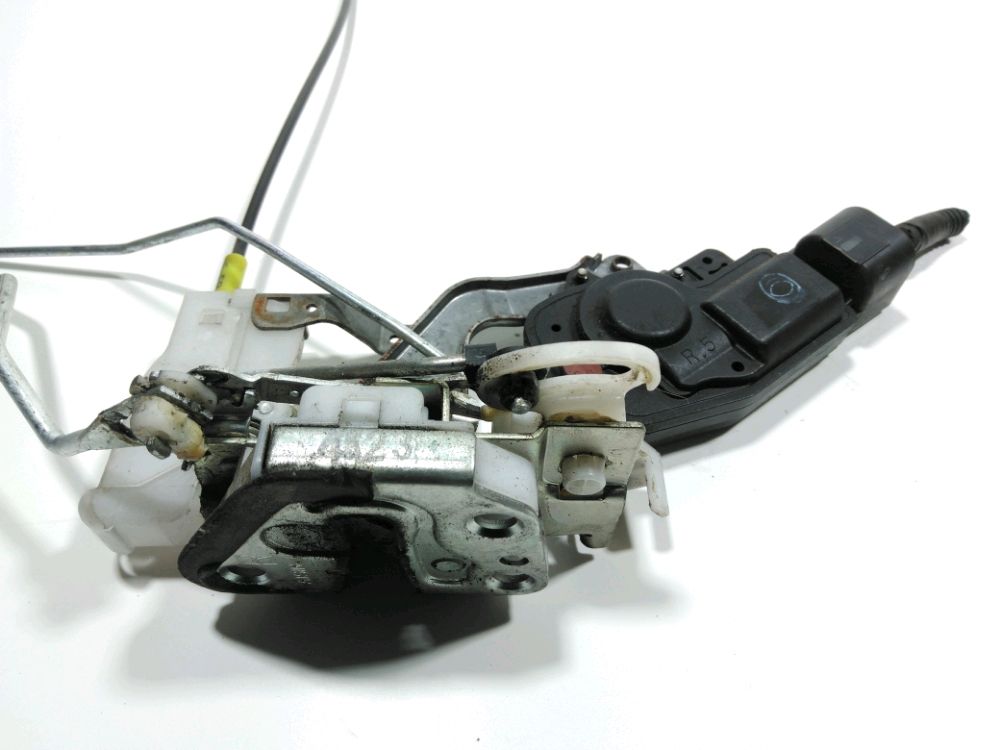 Serrure de porte avant droite