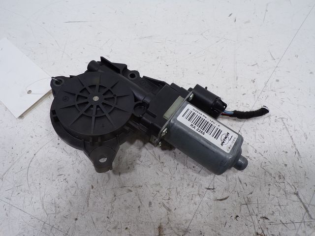 Lève-vitre électrique avant droit