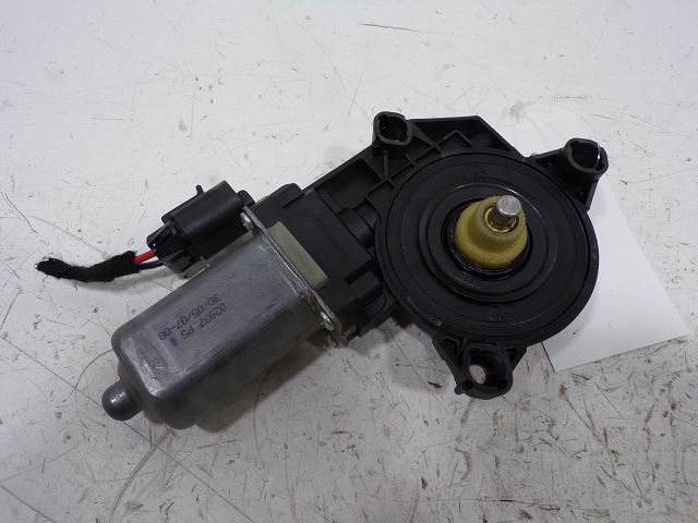 Lève-vitre électrique avant droit