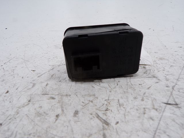 Commande lève-vitre avant gauche