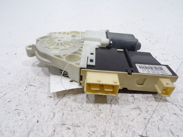 Lève-vitre électrique avant droit