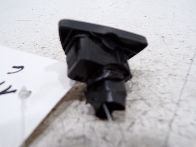 Commande lève-vitre avant gauche