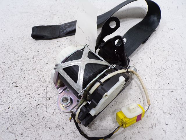 Ceinture avant droite