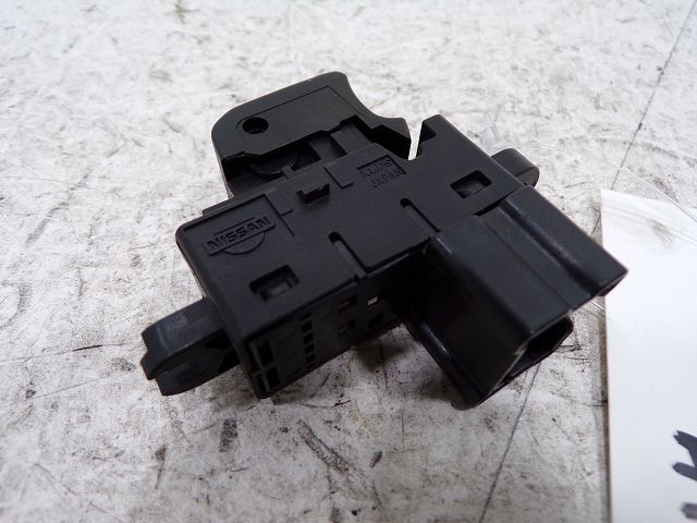 Commande lève-vitre arrière droit