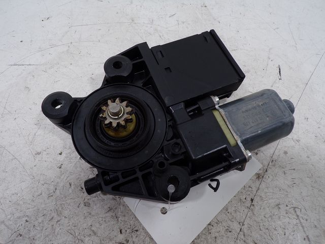 Lève-vitre électrique avant droit