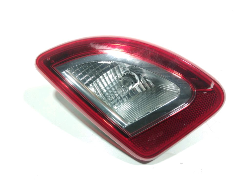 Feu arrière intérieur gauche