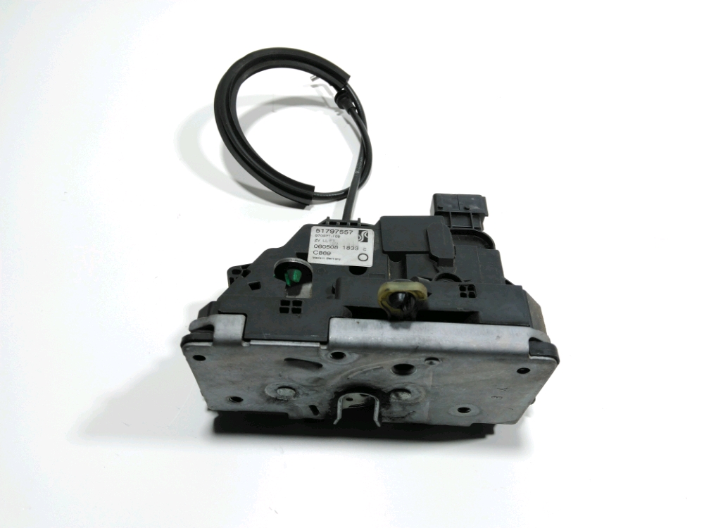 Serrure de porte avant gauche