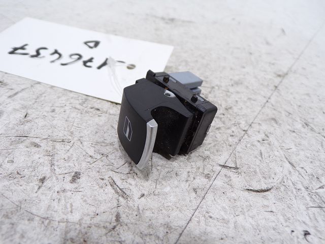 Commande lève-vitre avant droit