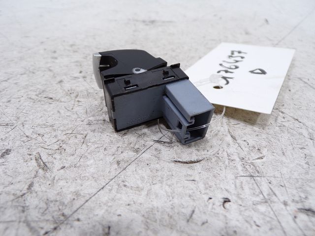 Commande lève-vitre avant droit