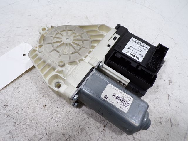 Lève-vitre électrique avant gauche