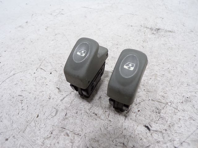 Commande lève-vitre avant gauche