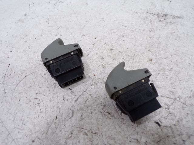 Commande lève-vitre avant gauche