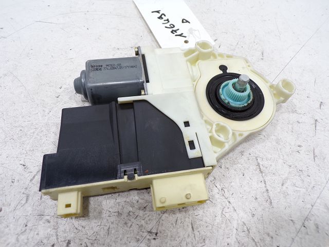 Lève-vitre électrique avant droit