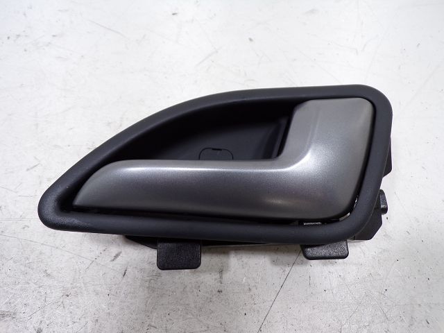 Poignée intérieure porte avant droite