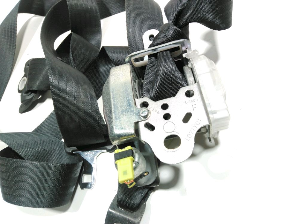 Ceinture avant droite